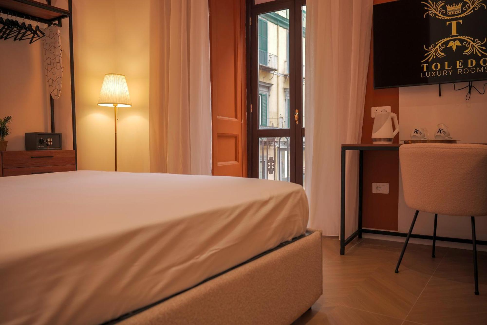 Toledo Luxury Rooms - Lr Collection Napoli Dış mekan fotoğraf