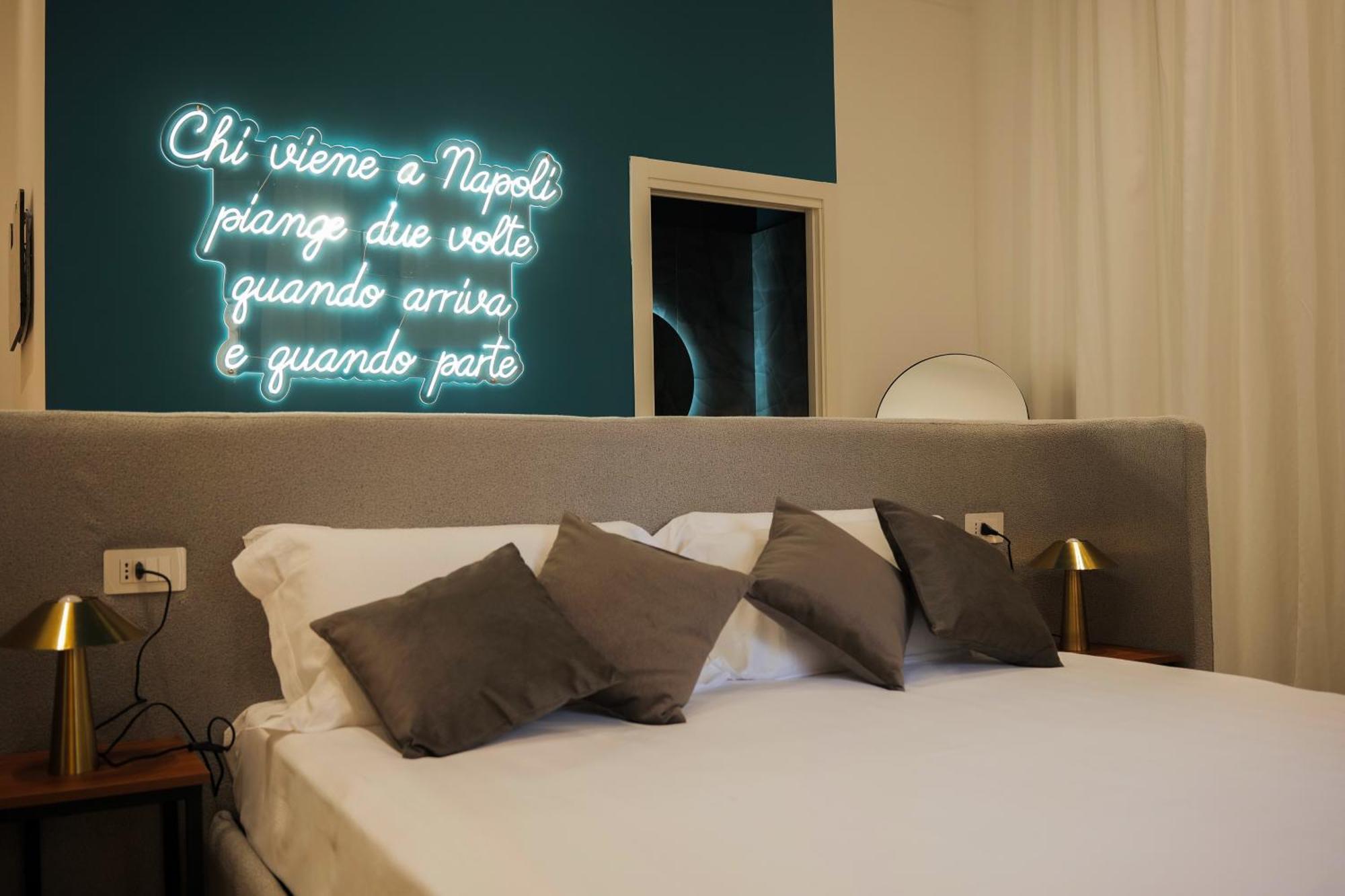 Toledo Luxury Rooms - Lr Collection Napoli Dış mekan fotoğraf