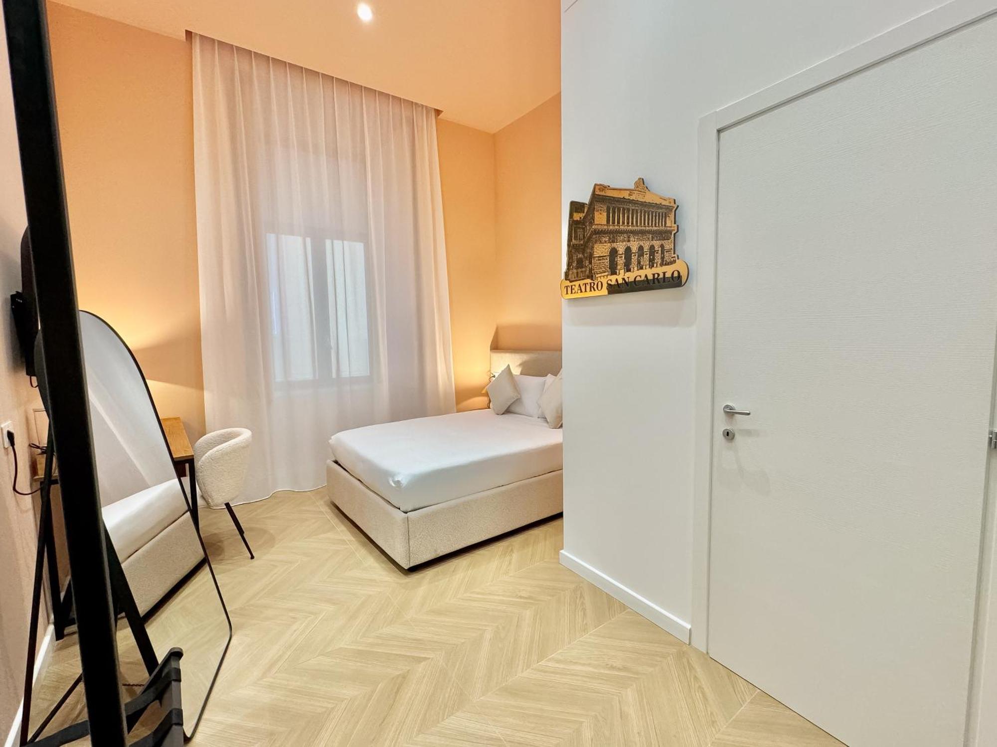 Toledo Luxury Rooms - Lr Collection Napoli Dış mekan fotoğraf